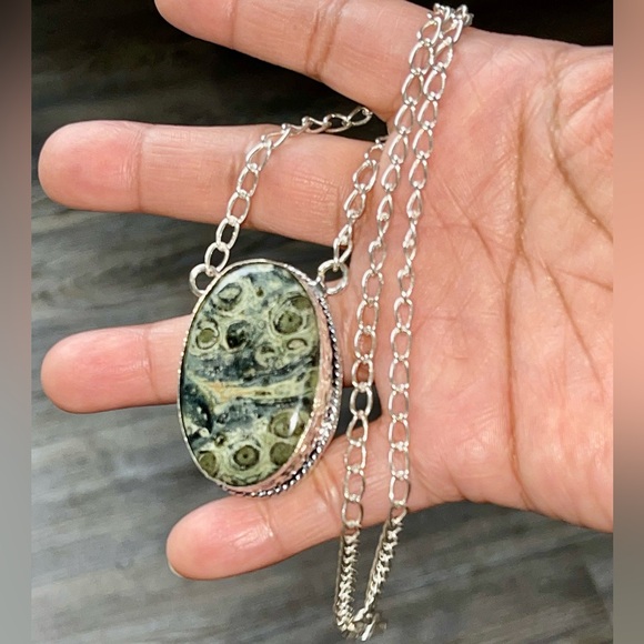 Crocodile Kambaba Jasper Pendant Necklace - Picture 3 of 10